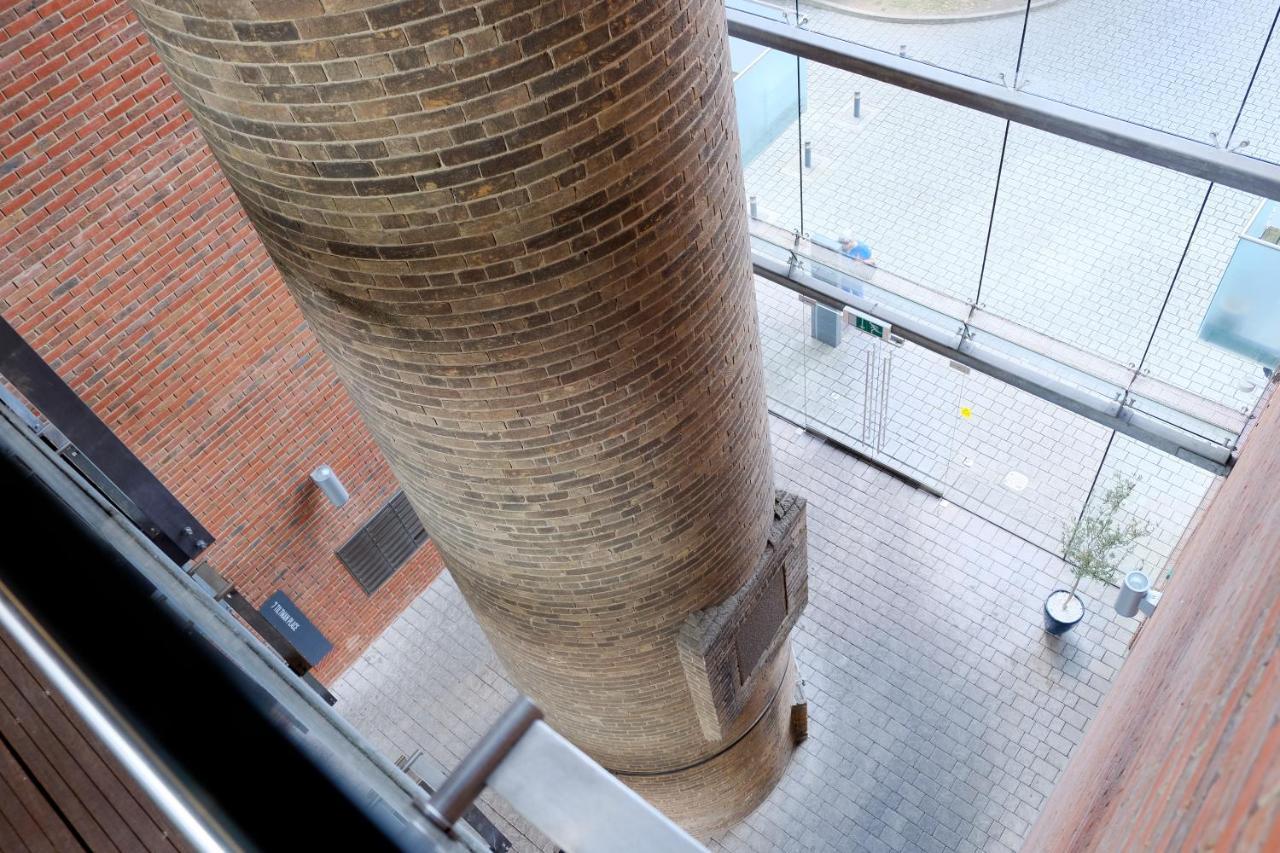 Luxury 2-Bed Flat Parking And Close To The Tube ロンドン エクステリア 写真
